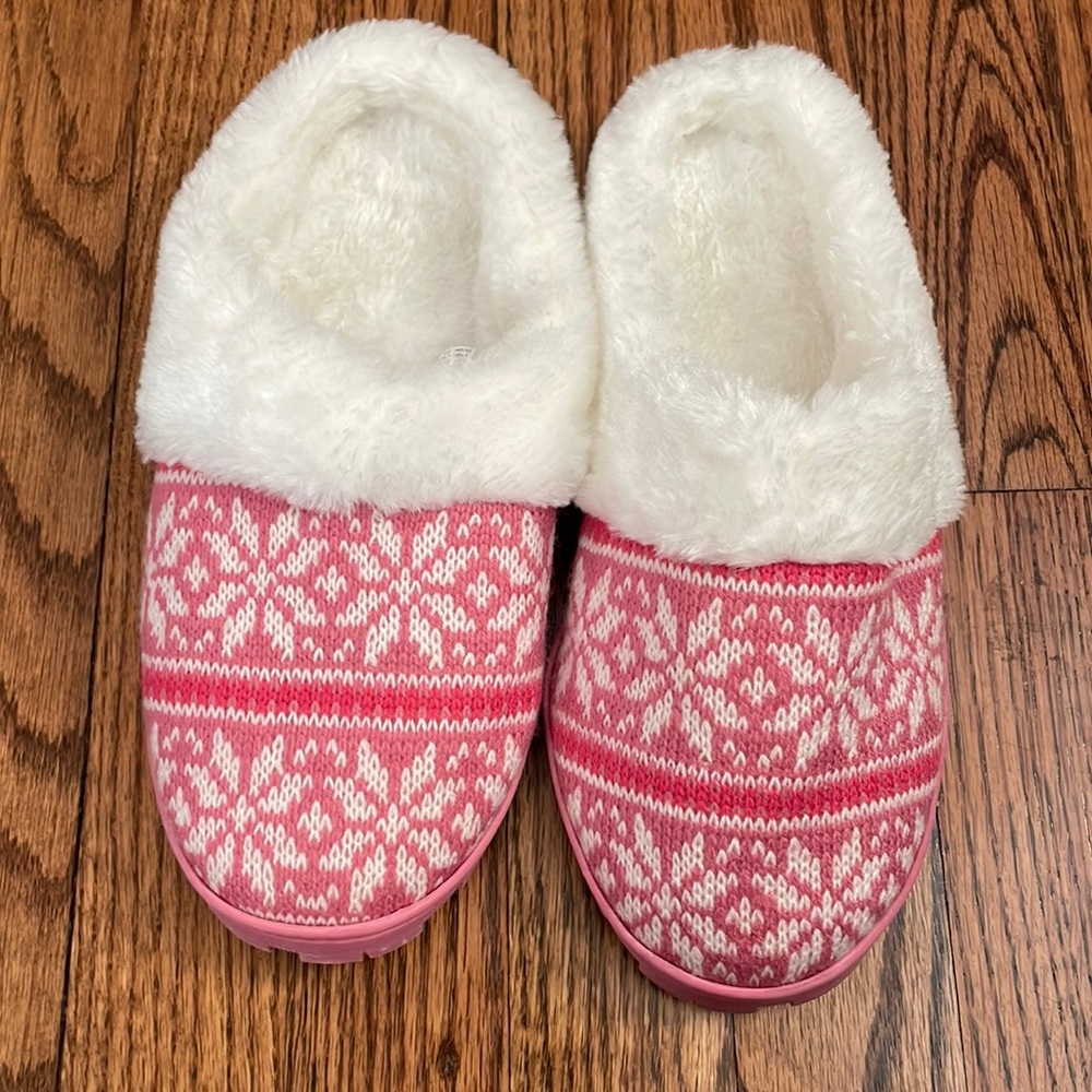 Blue Star Clothing Company Memory Foam Slippers Pink and White